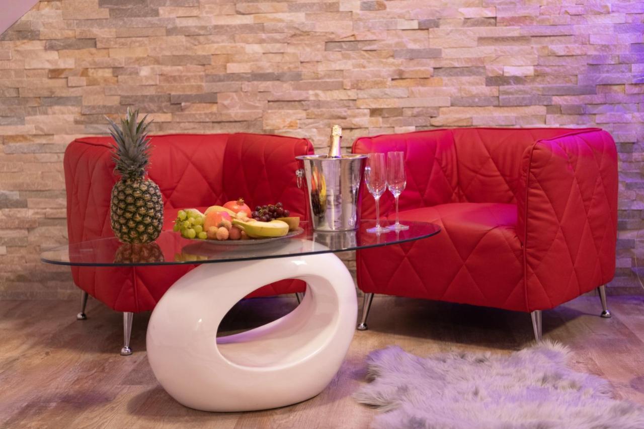 Romanticky Wellness Suite Hotel Heinz Dobris Exterior foto