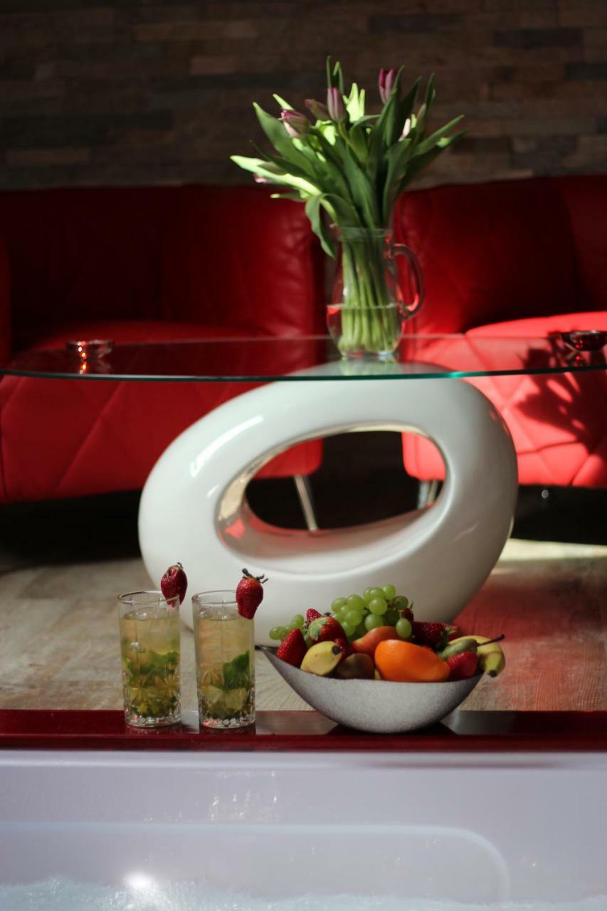 Romanticky Wellness Suite Hotel Heinz Dobris Exterior foto